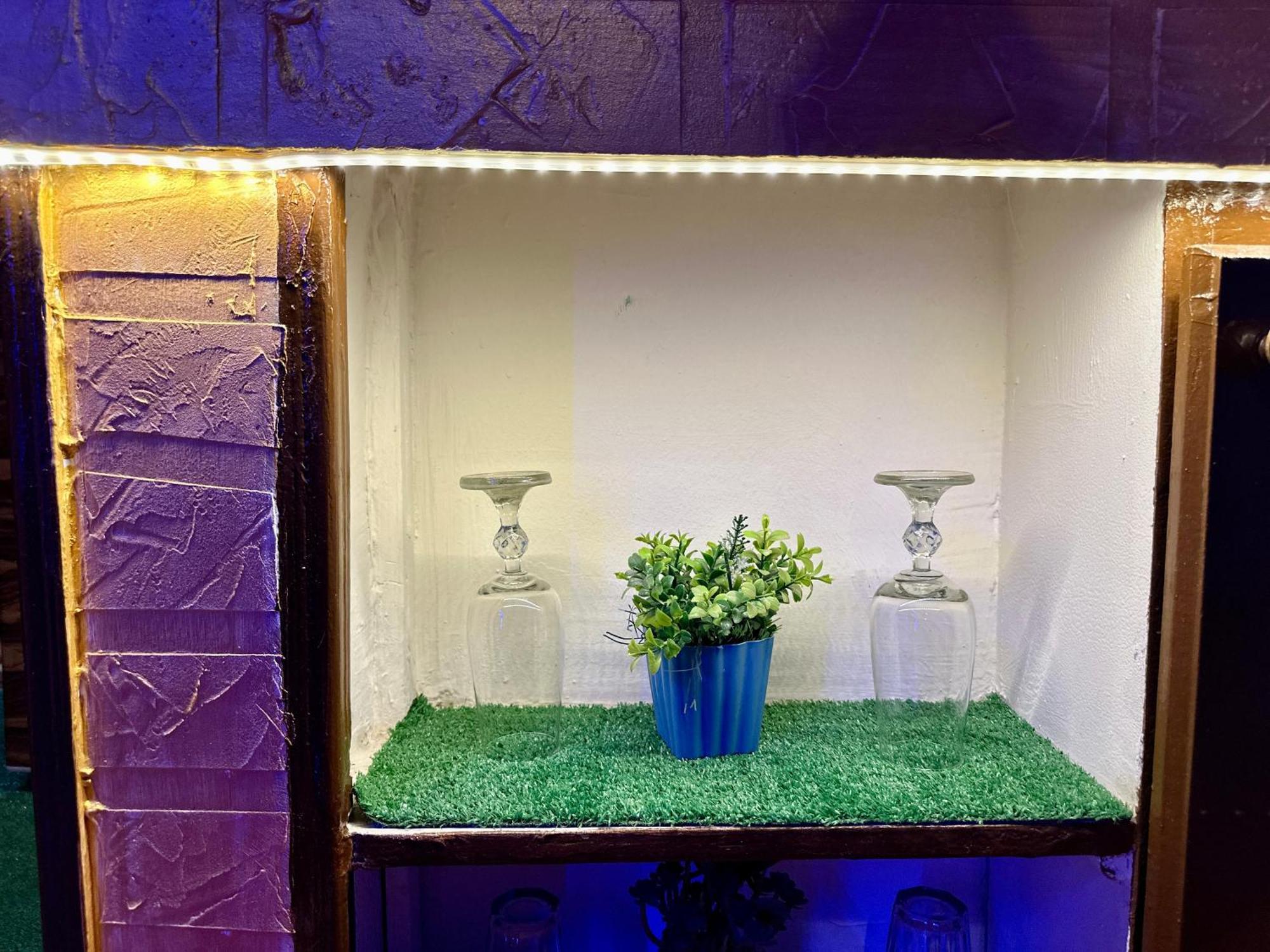 With The Visions Of The Nile And The Pyramids In Maadi Apartment