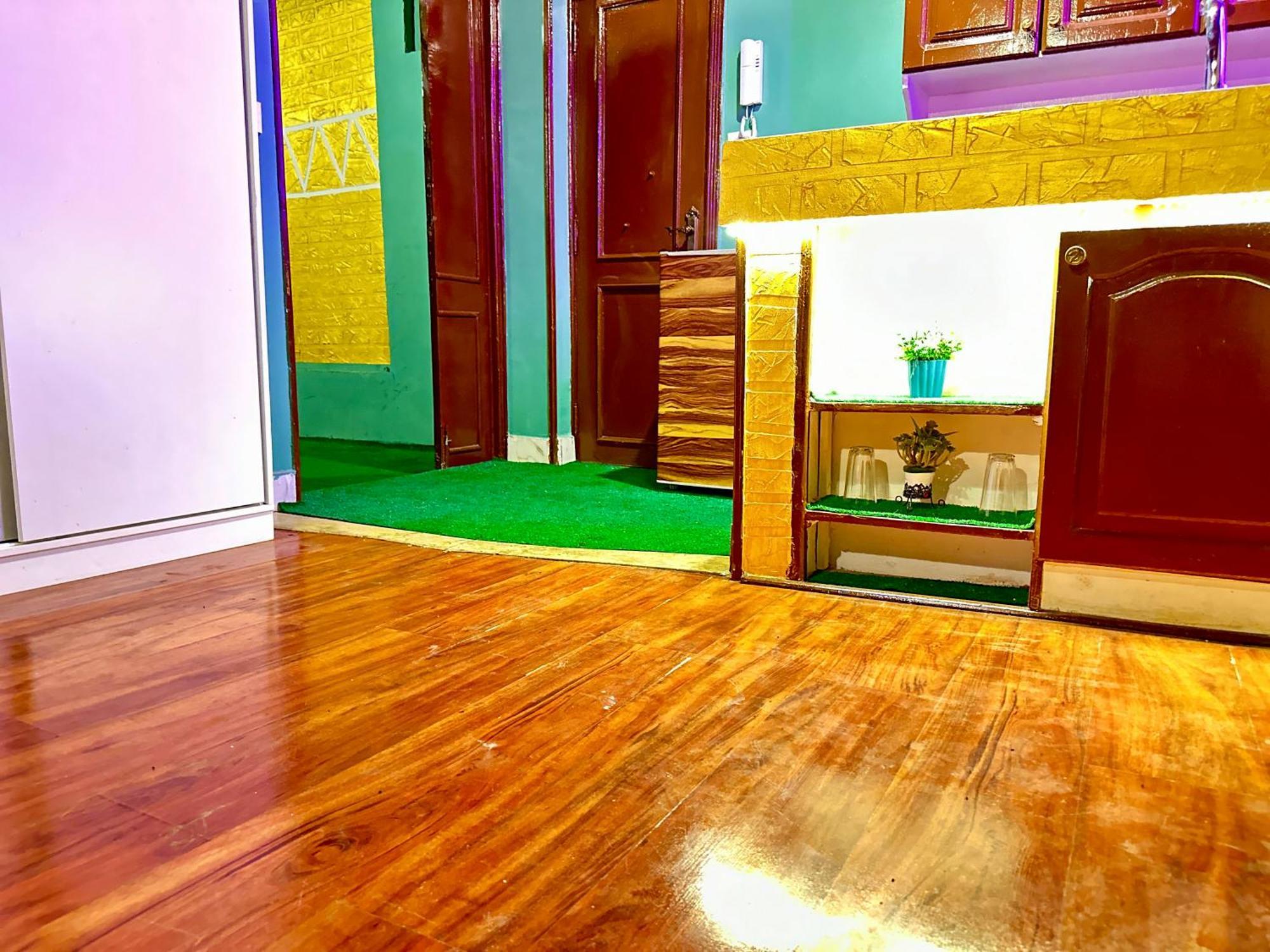 With The Visions Of The Nile And The Pyramids In Maadi Apartment Cairo