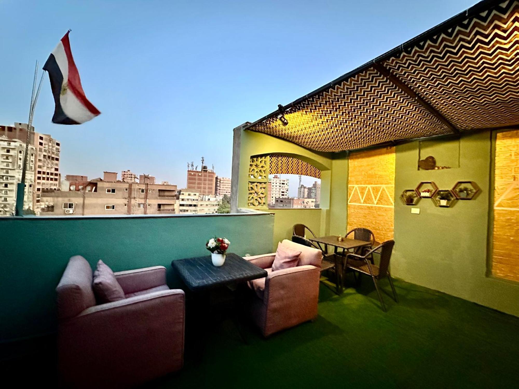 Apartment With The Visions Of The Nile And The Pyramids In Maadi *
